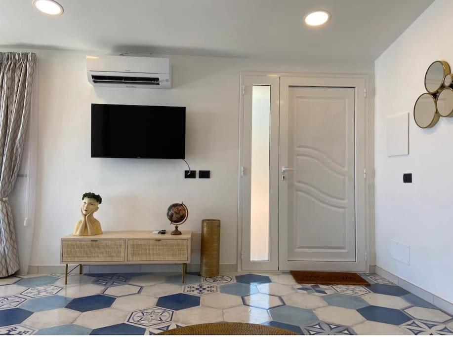 Suite Apartments Branco - Infinity Pool & Sea View - 5 Minuti Dal Centro Taormina Bagian luar foto