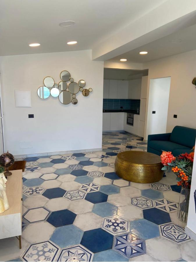 Suite Apartments Branco - Infinity Pool & Sea View - 5 Minuti Dal Centro Taormina Bagian luar foto